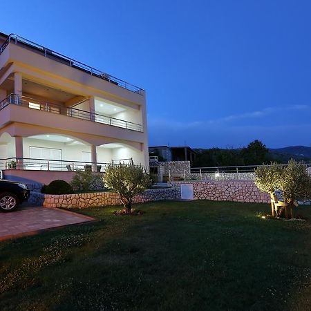 Apartments Villa Residenca Novi Vinodolski Room photo